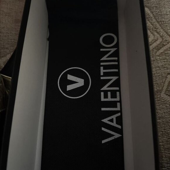 Brand New Valentino sz 6 Carrie Slide Sandals In Gold - Picture 5 of 5